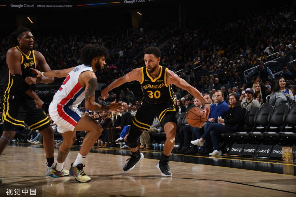 洲足坛崭露 洲足坛崭露